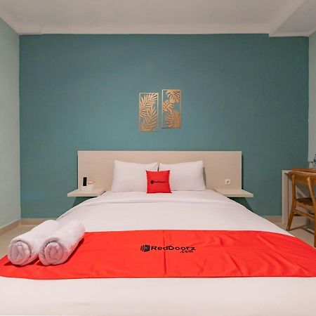 Reddoorz Plus Near Surapati Core Bandung Exteriör bild