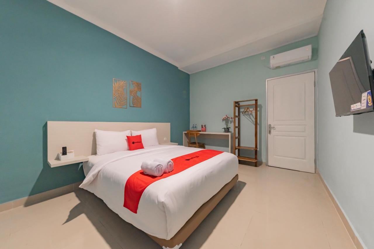 Reddoorz Plus Near Surapati Core Bandung Exteriör bild