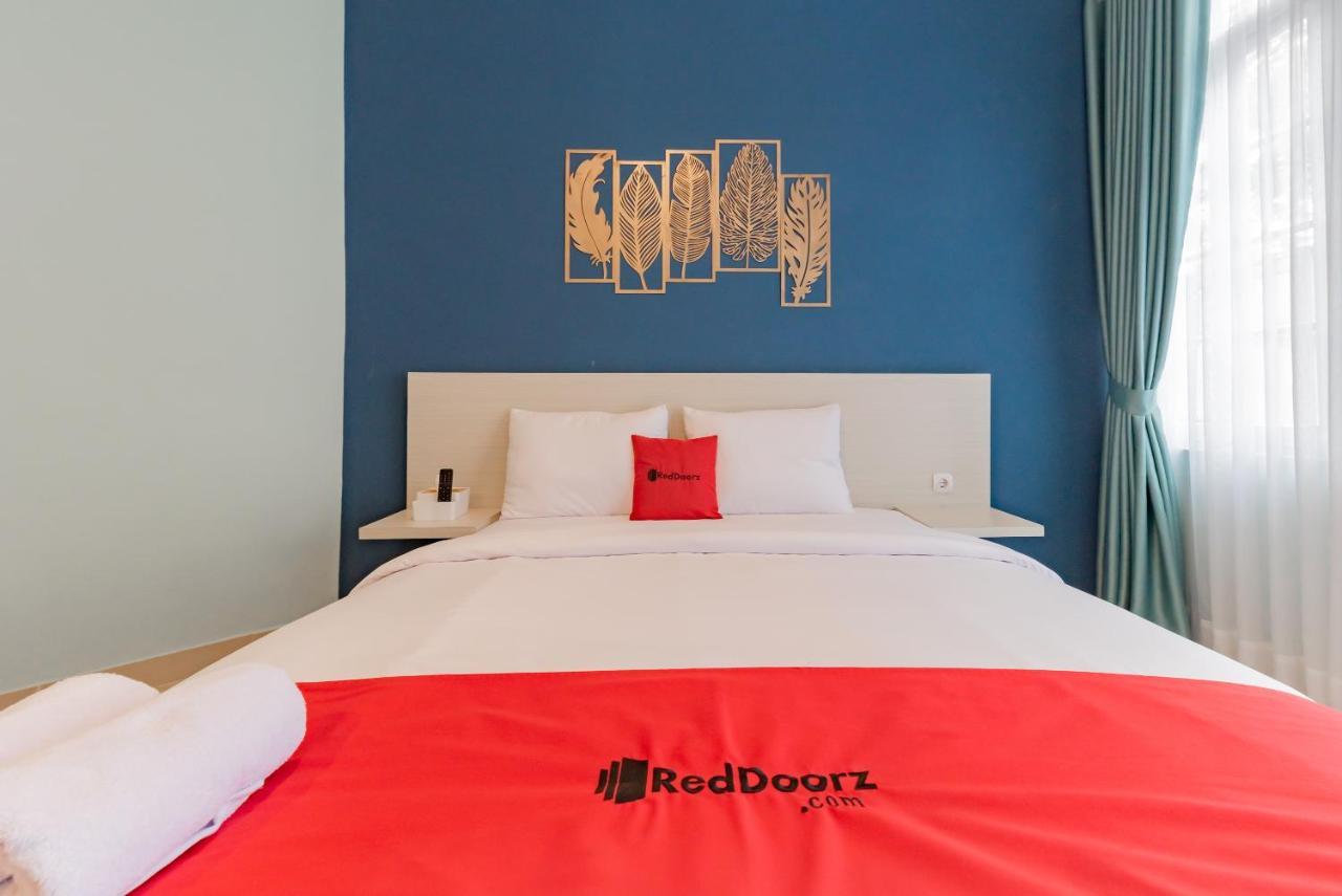 Reddoorz Plus Near Surapati Core Bandung Exteriör bild