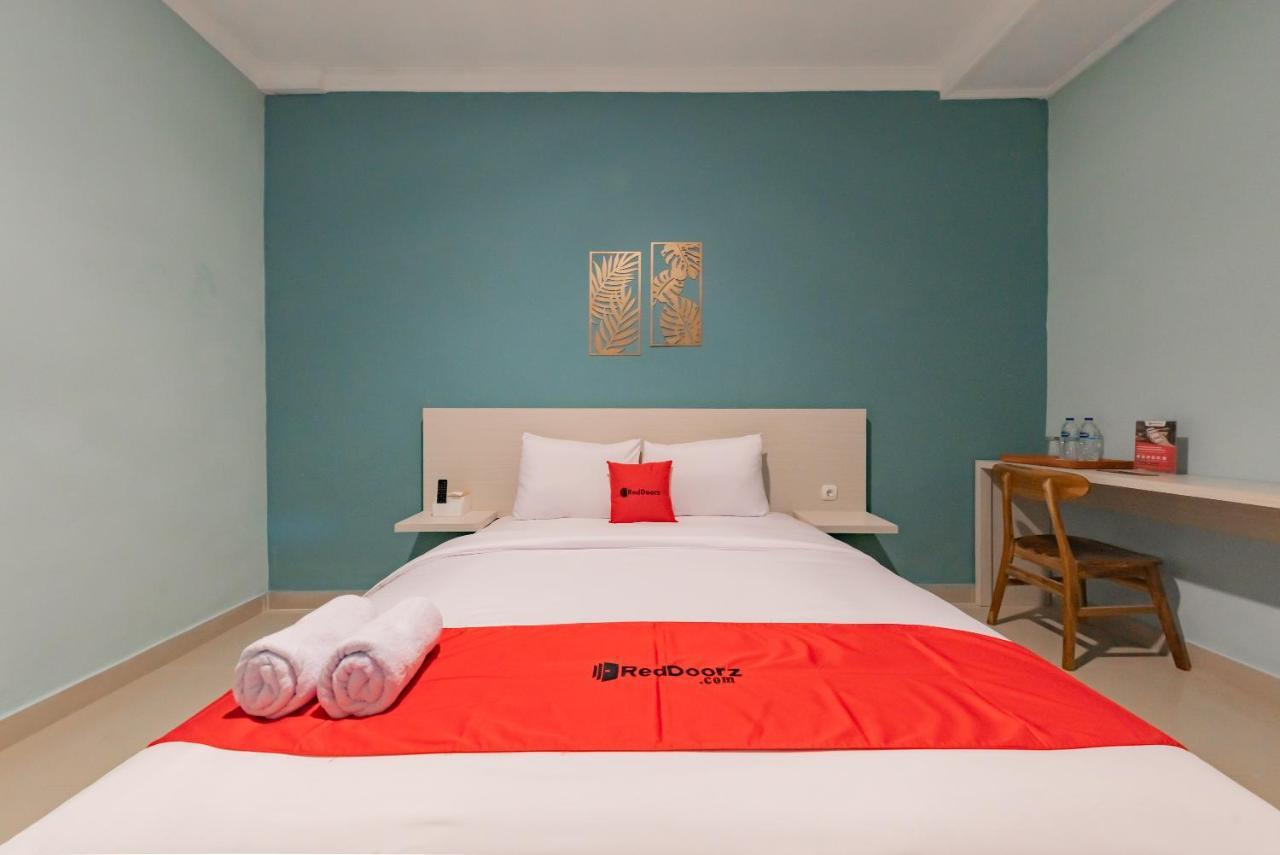 Reddoorz Plus Near Surapati Core Bandung Exteriör bild