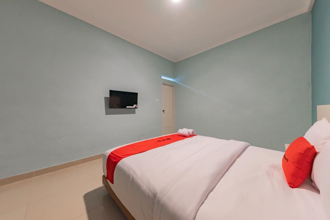 Reddoorz Plus Near Surapati Core Bandung Exteriör bild