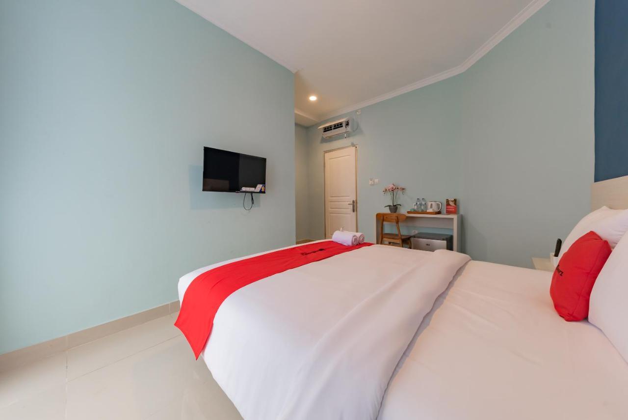 Reddoorz Plus Near Surapati Core Bandung Exteriör bild