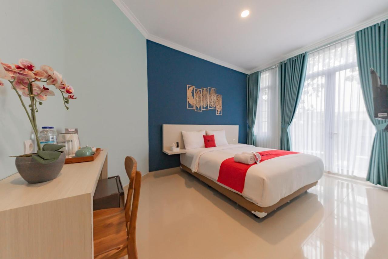 Reddoorz Plus Near Surapati Core Bandung Exteriör bild