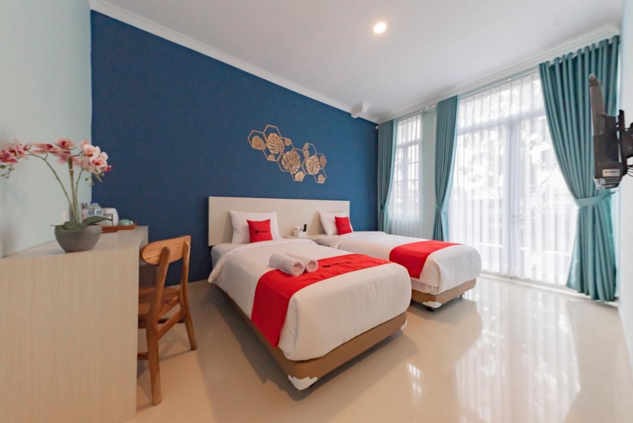 Reddoorz Plus Near Surapati Core Bandung Exteriör bild