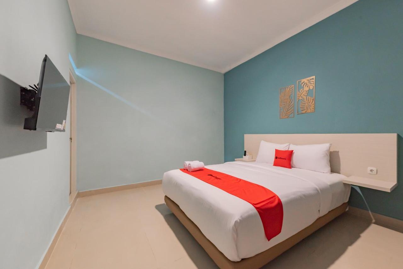 Reddoorz Plus Near Surapati Core Bandung Exteriör bild