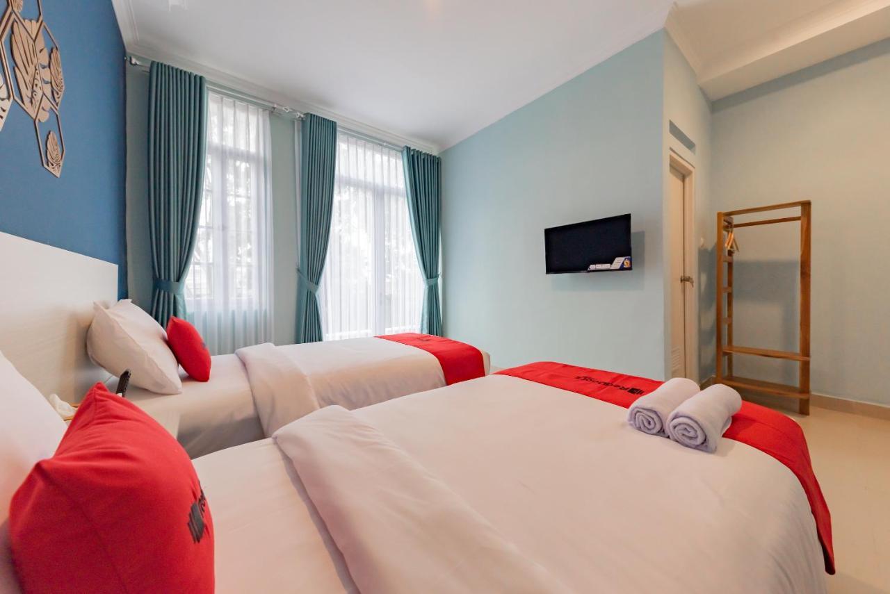 Reddoorz Plus Near Surapati Core Bandung Exteriör bild