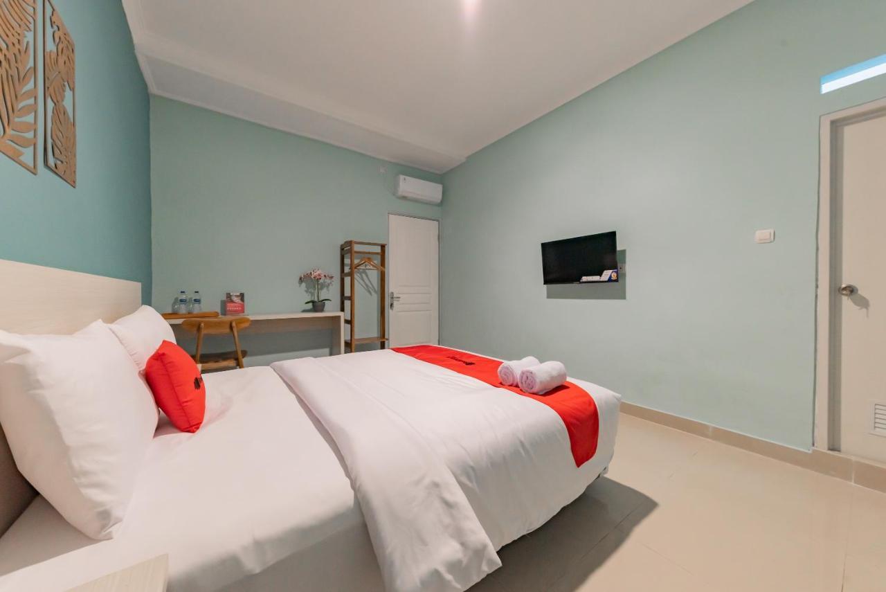 Reddoorz Plus Near Surapati Core Bandung Exteriör bild