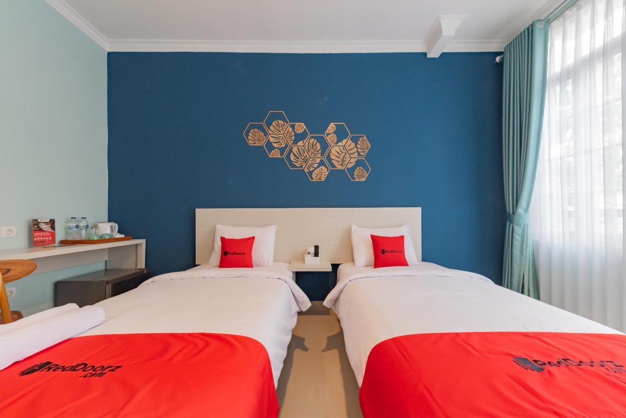Reddoorz Plus Near Surapati Core Bandung Exteriör bild
